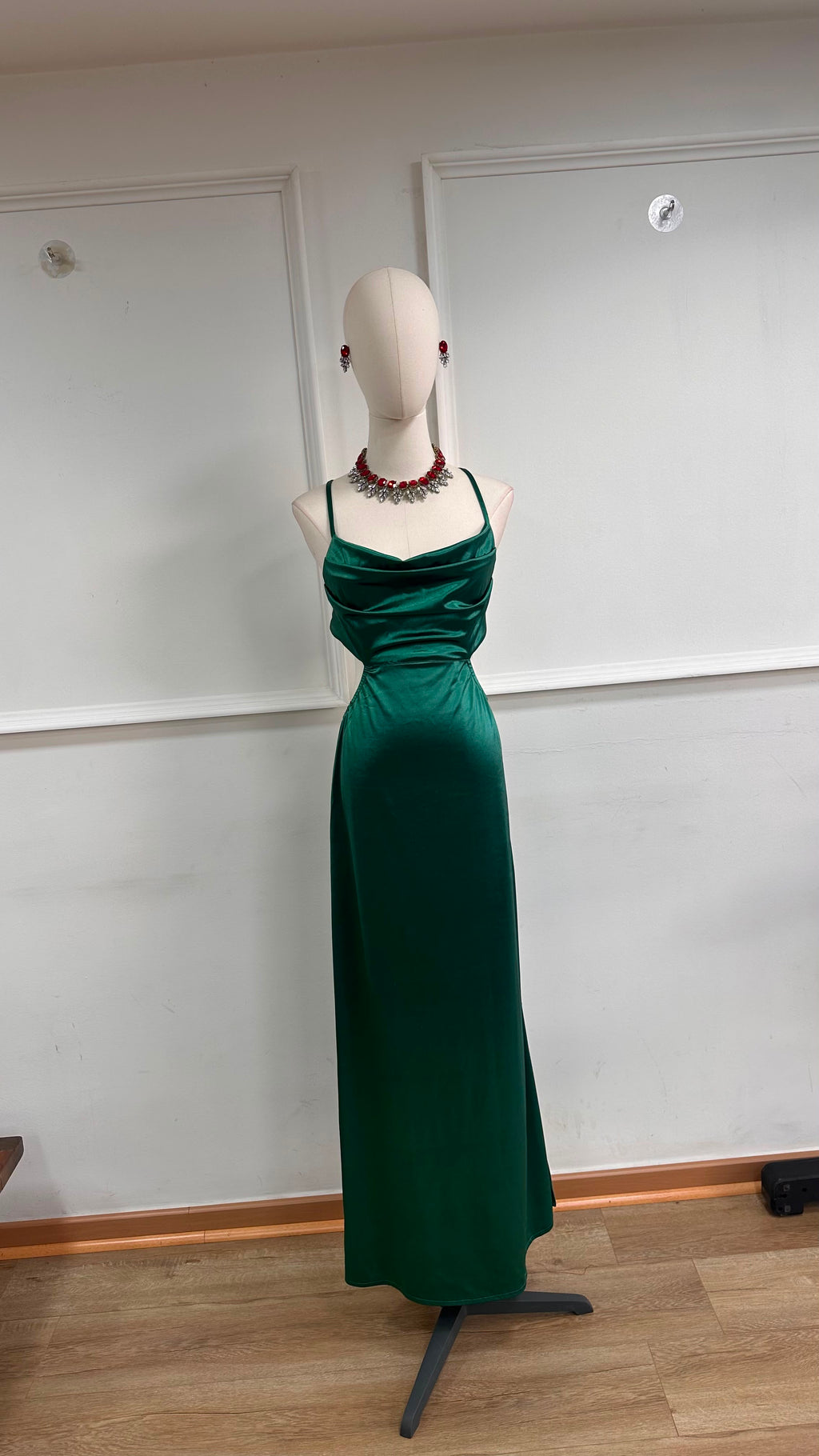 Vestido Fiesta Cut Out Satinado verde esmeralda