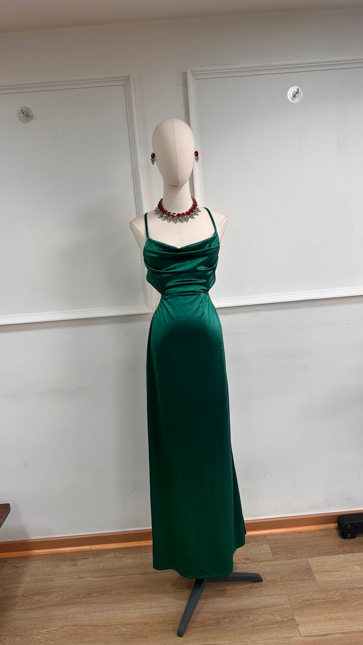 Vestido Fiesta Cut Out Satinado verde esmeralda