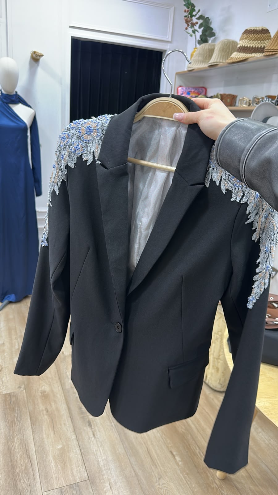 Blazer Negro con aplicaciones